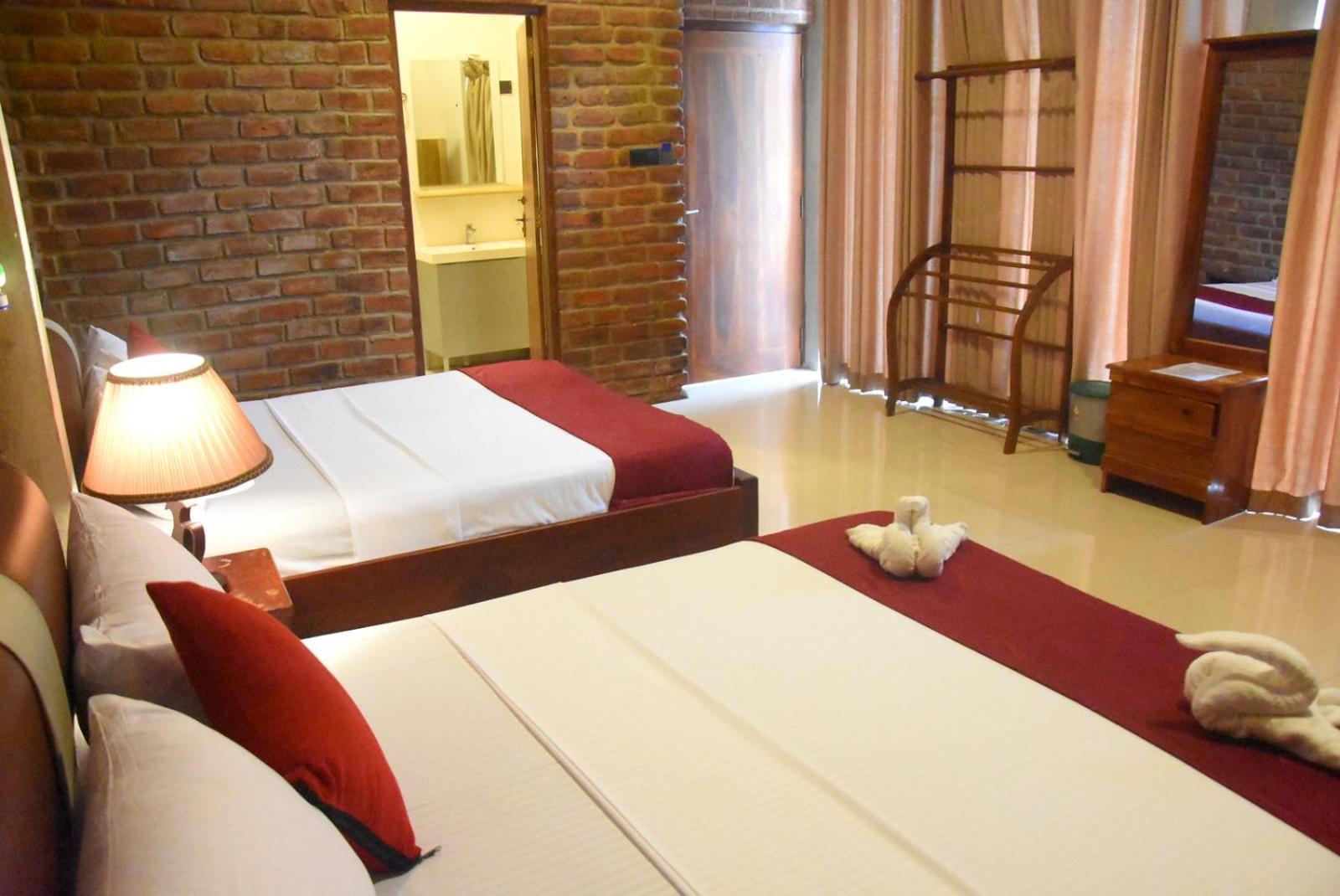 Ciel Star Anuradhapura Hotel Exterior photo